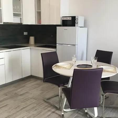 Lotus Blue 아파트